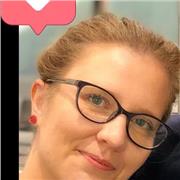 Ragazza laureata si offre per insegnare inglese per ragazzi delle scuole elementari e medie